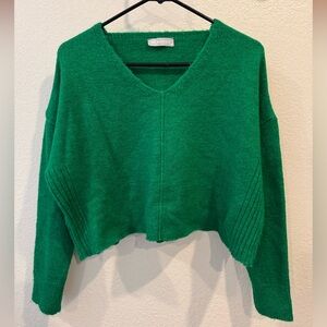 Milan Kiss, medium, v-neck, green sweater